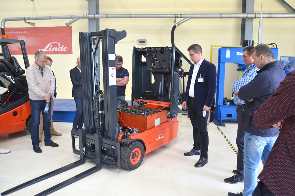 Linde forklift trucks remanufactured by Elmas - seminar